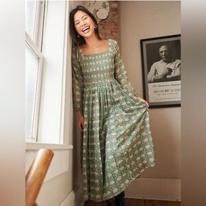 NWTO Mata Traders Hailee Smocked Midi Dress in Medium